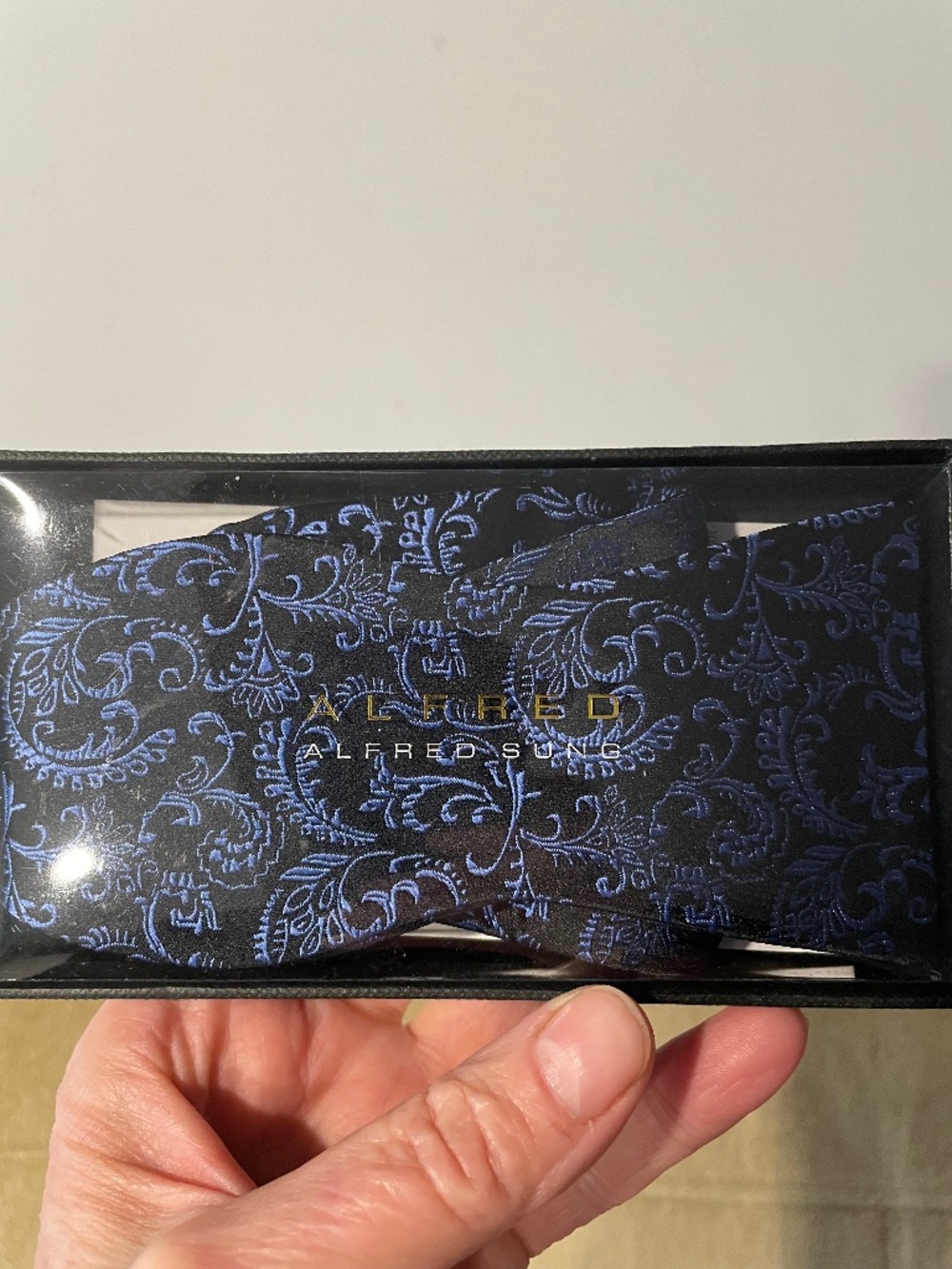 New Alfred Sung Tie